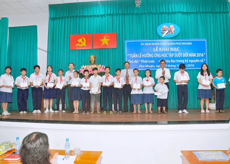 UBND QUẬN PHÚ NHUẬN Tổ chức Lễ khai mạc “Tuần lễ hưởng ứng học tập suốt đời” năm 2016 _ Chủ đề: “ Phát triển văn hóa đọc trong kỷ nguyên số”